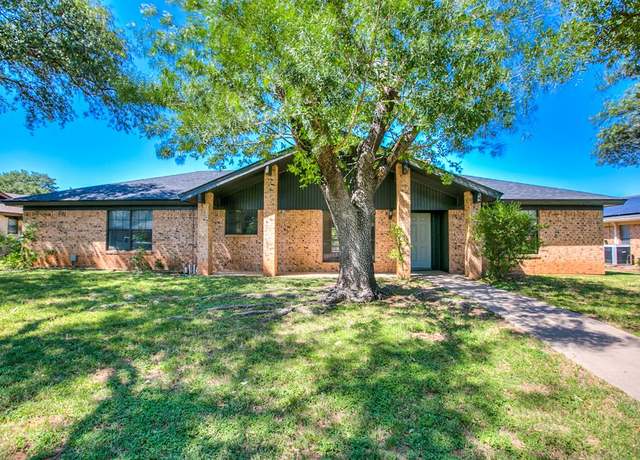 Property at 3842 Hillcrest Dr, San Angelo, TX 76904, 4 beds, 3 baths