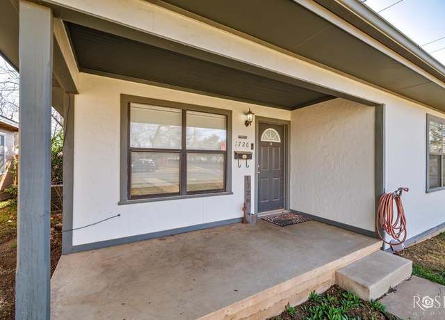 Property at 1726 S Park St, San Angelo, TX 76901, 3 beds, 2 baths