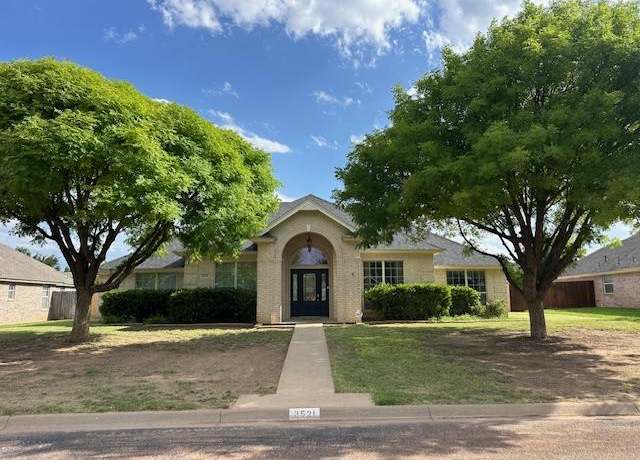 Property at 3521 Silver Spur Dr, San Angelo, TX 76904, 4 beds, 2.5 baths