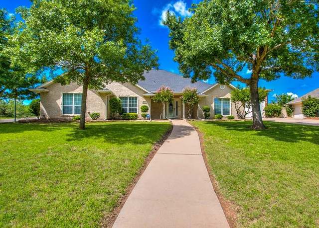 Property at 601 Burlington Rd, San Angelo, TX 76901, 3 beds, 2.5 baths