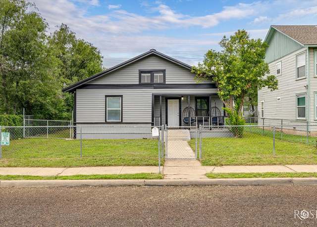 Property at 411 N Bishop St, San Angelo, TX 76901, 3 beds, 1 bath