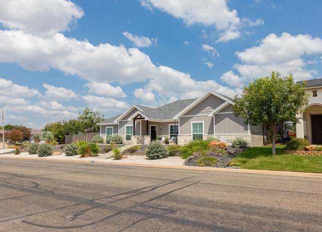 Property at 2014 Overhill Dr, San Angelo, TX 76904, 3 beds, 2 baths