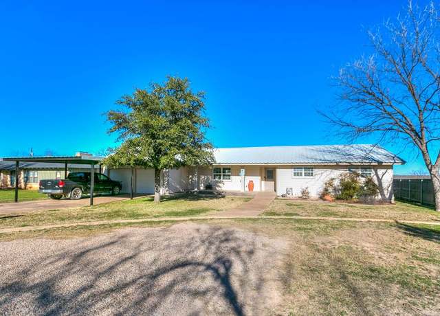 Property at 600 Mccarver Dr, Ballinger, TX 76821, 3 beds, 2 baths