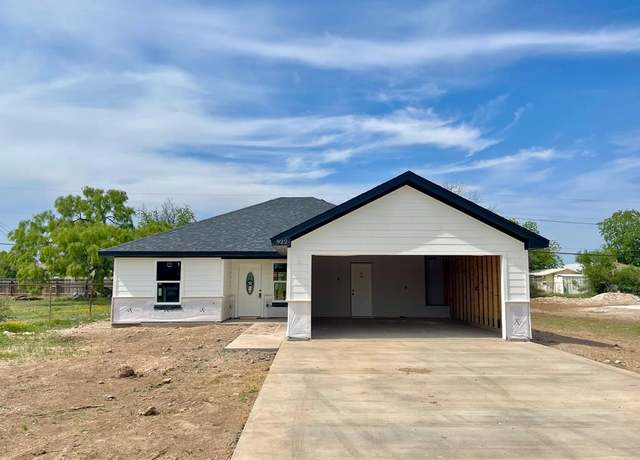Property at 922 E 39th St, San Angelo, TX 76903, 3 beds, 2 baths