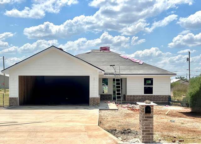 Property at 115 E 41st St, San Angelo, TX 76903, 3 beds, 2 baths