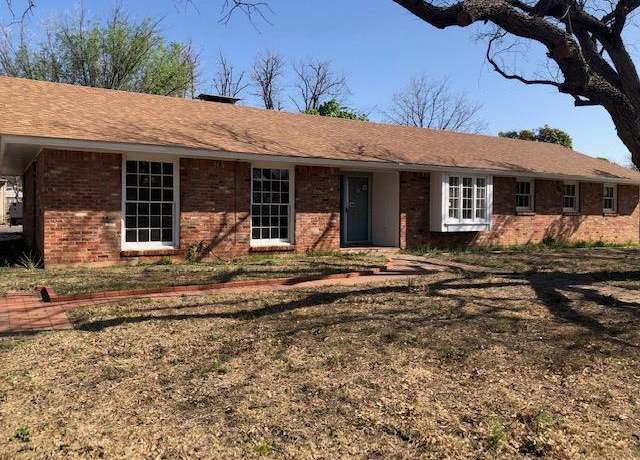 Property at 2492 Oxford Ave, San Angelo, TX 76904, 3 beds, 2 baths