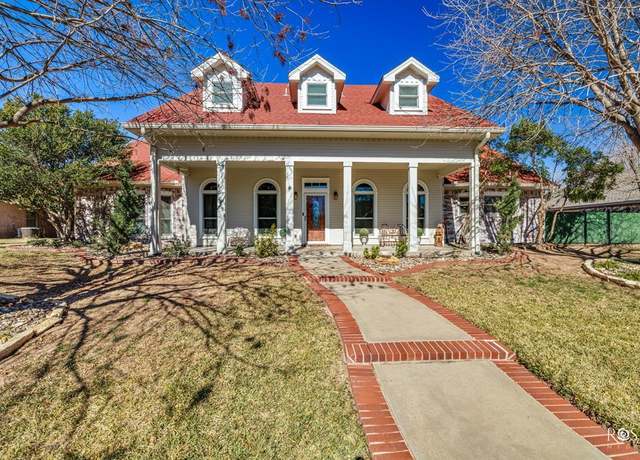 Property at 3114 Scenic Vista Dr, San Angelo, TX 76904, 4 beds, 3.5 baths