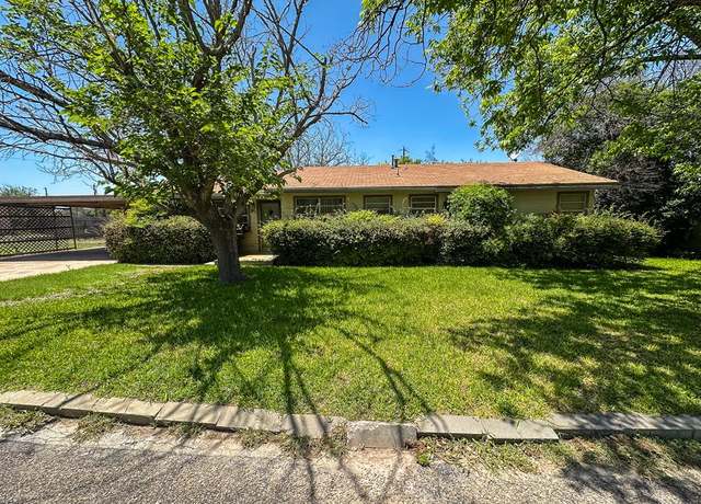 Property at 109 Live Oak Dr, Ozona, TX 76943, 3 beds, 2 baths
