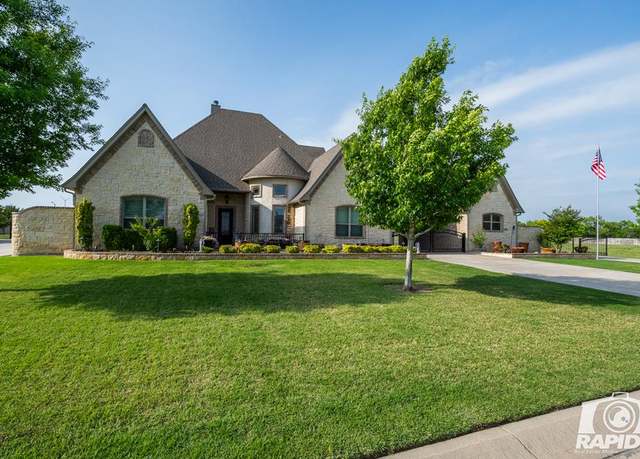 Property at 1717 Hudson Oaks Dr, San Angelo, TX 76904, 4 beds, 5 baths
