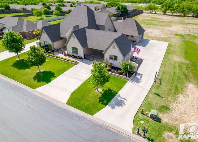 Property at 1717 Hudson Oaks Dr, San Angelo, TX 76904, 4 beds, 5 baths