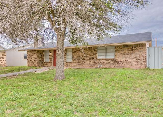 Property at 1326 Tres Rios Dr, San Angelo, TX 76903, 3 beds, 2 baths