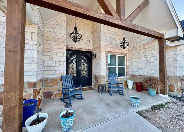 Property at 5447 Grey Wolf Ln, San Angelo, TX 76901, 4 beds, 3.5 baths