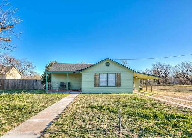 Property at 405 W 34th St, San Angelo, TX 76903, 3 beds, 2 baths