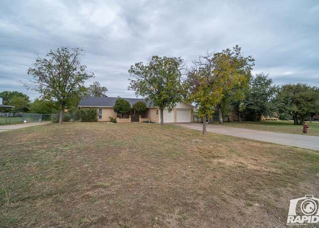 Property at 20 Loch Lomond Rd, San Angelo, TX 76901, 3 beds, 2 baths