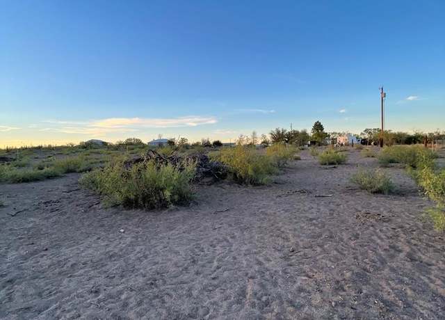 Property at 1019 W Washington St, Marfa, TX 79843, 3 beds, 2 baths