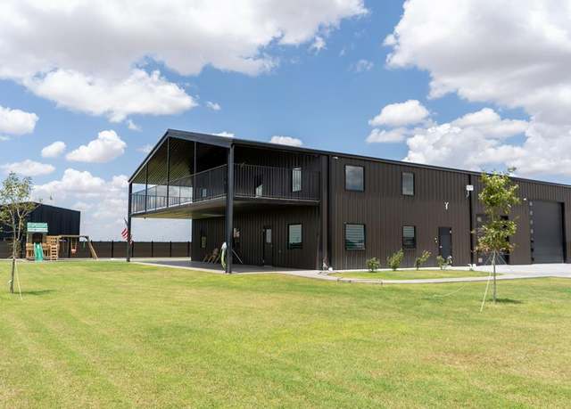 Property at 317 Private Rd 201-m, Seminole, TX 79360, 2 beds, 1.5 baths