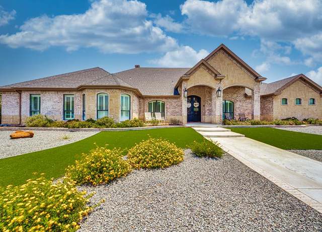 Property at 800 E 18th St, Monahans, TX 79756, 4 beds, 4.5 baths