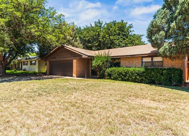 Property at 2108 NW Ave B, Seminole, TX 79360, 3 beds, 2 baths