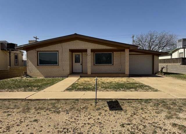 Property at 610 SW 12th St, Seminole, TX 79360, 3 beds, 2 baths