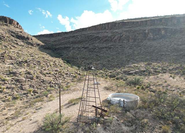Property at 8 Anna Rd, Sierra Blanca, TX 78951