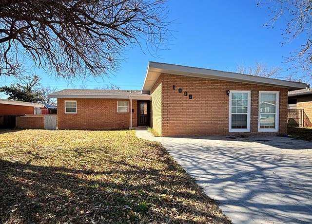 Property at 1005 NW 9th St, Andrews, TX 79714, 3 beds, 2.5 baths