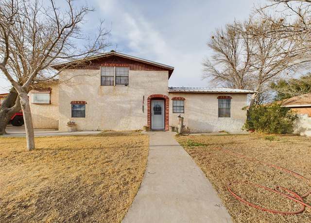 Property at 1809 W Washington St, Pecos, TX 79772, 3 beds, 2 baths