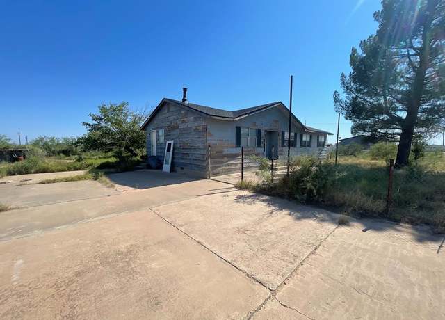 Property at 1308 E 8th St, Mccamey, TX 79752, 3 beds, 2 baths