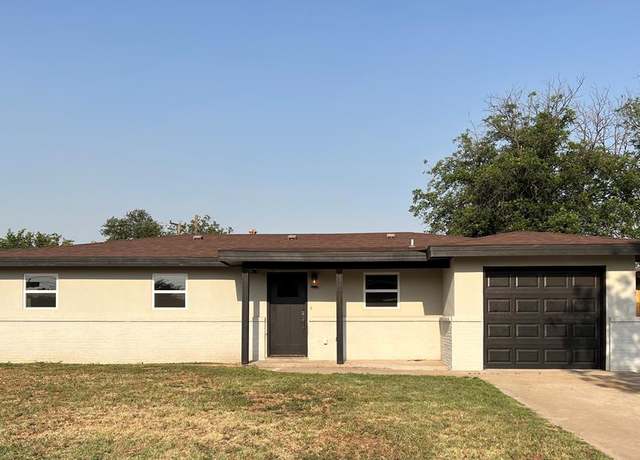 Property at 607 NW 11th St, Andrews, TX 79714, 3 beds, 2 baths