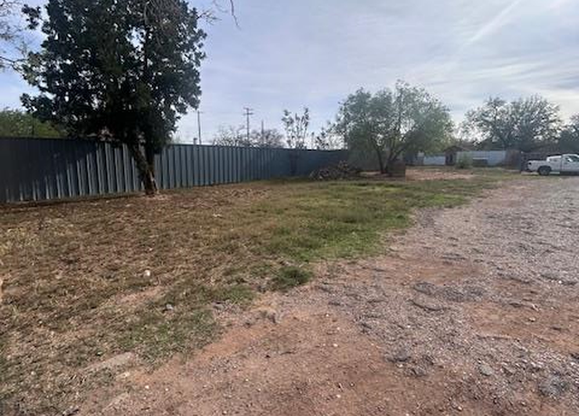Property at 2005 Ave M, Lubbock, TX 79411