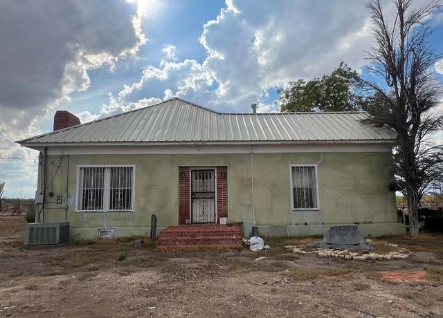 Property at 817 E County Rd 44 Ln, Fort Stockton, TX 79735, 4 beds, 2 baths