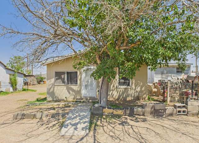 Property at 112 S Ash St, Pecos, TX 79772, 4 beds, 1 bath