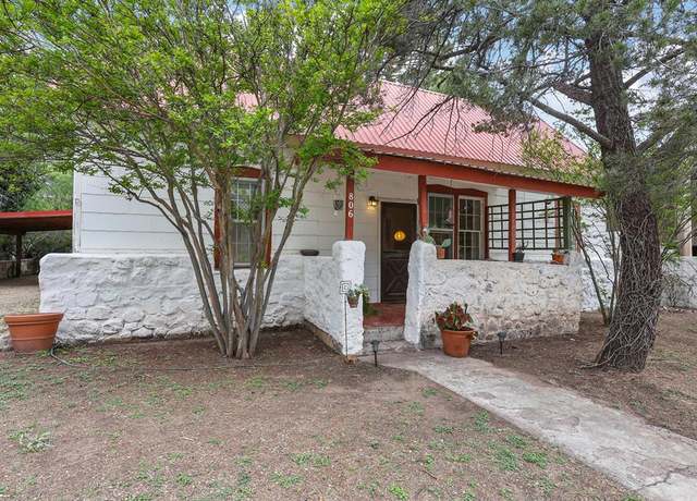 Property at 806 E Ave Ave E, Alpine, TX 79830, 3 beds, 2 baths