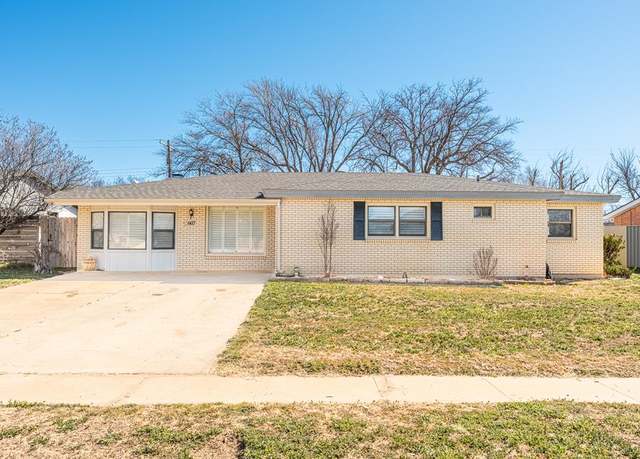 Property at 607 SW 16th St, Seminole, TX 79360, 4 beds, 2 baths