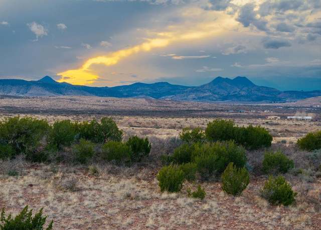 Property at 20 Antelope Dr, Alpine, TX 79830