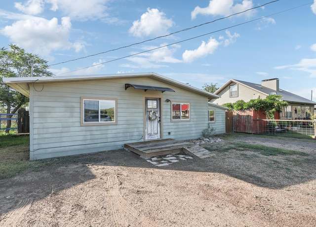 Property at 1005 W Brown St, Alpine, TX 79830, 2 beds, 2 baths