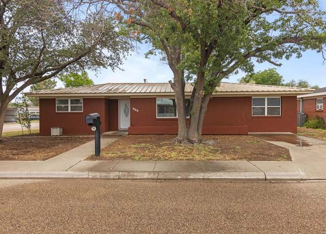 Property at 909 S Ike Ave, Monahans, TX 79756, 3 beds, 2 baths