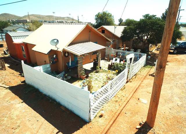 Property at 707 E Ave H, Alpine, TX 79830, 1 bed, 1 bath