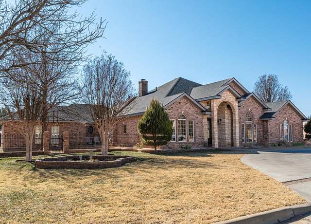 Property at 2405 SW Ave D, Seminole, TX 79360, 3 beds, 2.5 baths