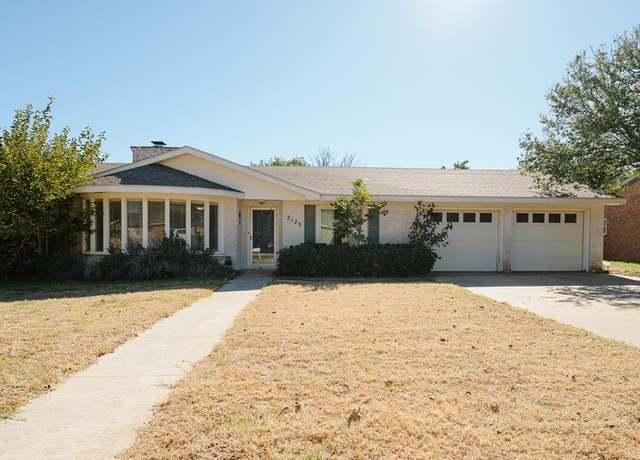 Property at 2123 NW C Ave, Seminole, TX 79360, 4 beds, 3 baths