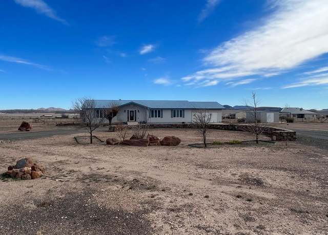 Property at 102 Lt. Colonel Merritt, Fort Davis, TX 79734, 3 beds, 2 baths