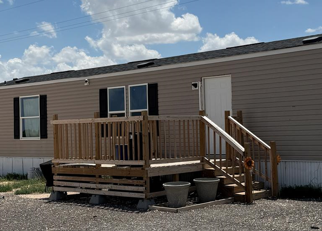 Property at 1388 W I-10, Fort Stockton, TX 79735, 3 beds, 1.5 baths