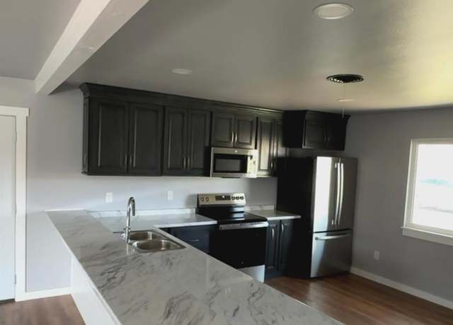 Property at 1704 W Jefferson St, Pecos, TX 79772, 4 beds, 2 baths