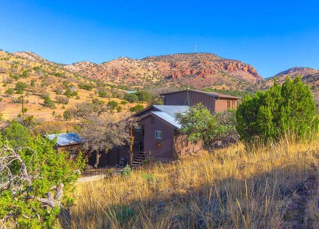 Property at 206 N Dave St, Fort Davis, TX 79734, 3 beds, 2.5 baths