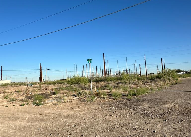 Property at 101 N Oak St, Pecos, TX 79772