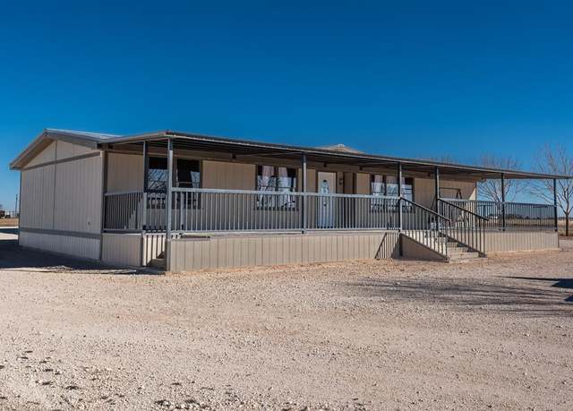Property at 682 County Rd 204, Seminole, TX 79360, 5 beds, 3.5 baths