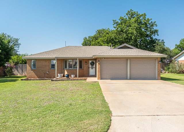 Property at 2107 NW Ave D, Seminole, TX 79360, 3 beds, 2.5 baths