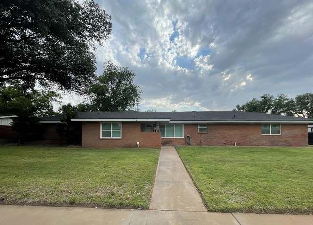 Property at 1401 S Franklin Ave, Monahans, TX 79756, 4 beds, 2.5 baths