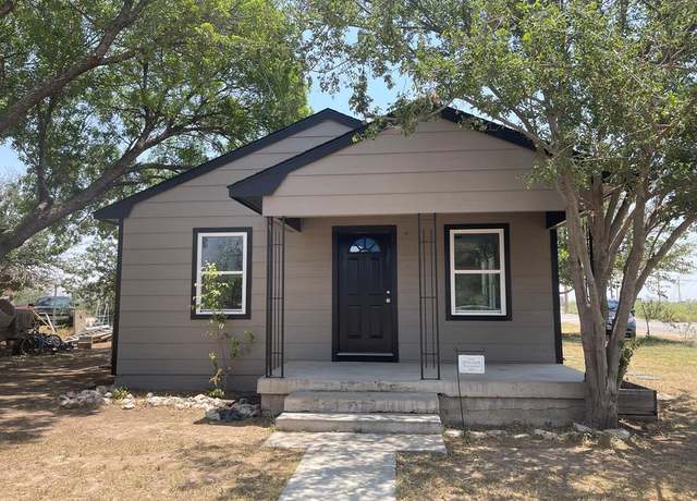 Property at 600 Llano St, Mccamey, TX 79752, 2 beds, 2 baths