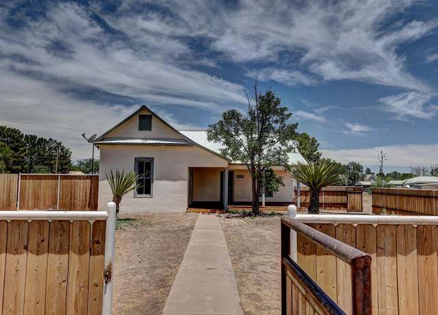 Property at 301 E Ave B, Alpine, TX 79830, 2 beds, 1 bath