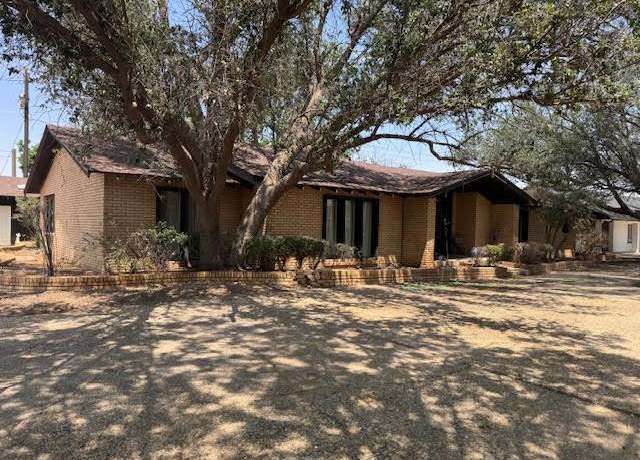 Property at 1819 W Jefferson St, Pecos, TX 79772, 3 beds, 3 baths